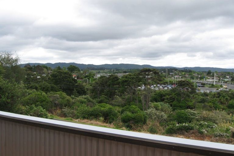Photo of property in 11b Rangeview Road, Sunnyvale, Auckland, 0612