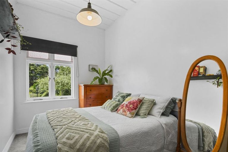 Photo of property in 43 Sunnyvale Road, Massey, Auckland, 0614