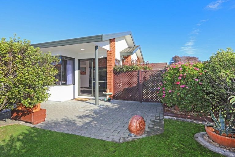 Photo of property in 3 Beaufort Place, Taradale, Napier, 4112
