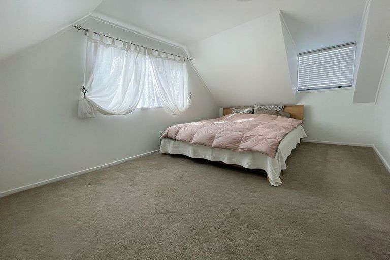 Photo of property in 17 Caspian Close, New Lynn, Auckland, 0600