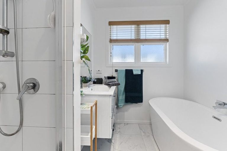 Photo of property in 21 Battiscombe Terrace, Waitara, 4320