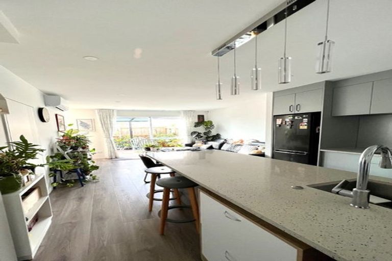 Photo of property in 4d Robyn Place, Mangere East, Auckland, 2024
