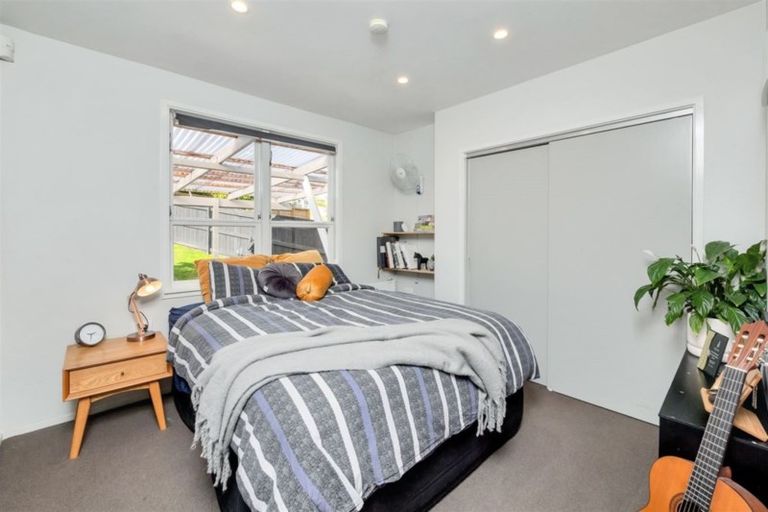 Photo of property in 48 Sylvan Crescent, Te Atatu South, Auckland, 0610