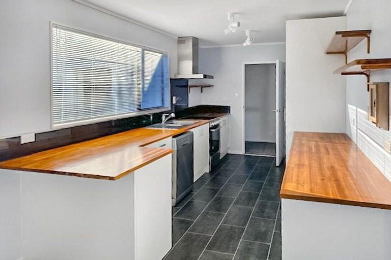 Photo of property in 8b Te Awa Street, Foxton Beach, Foxton, 4815