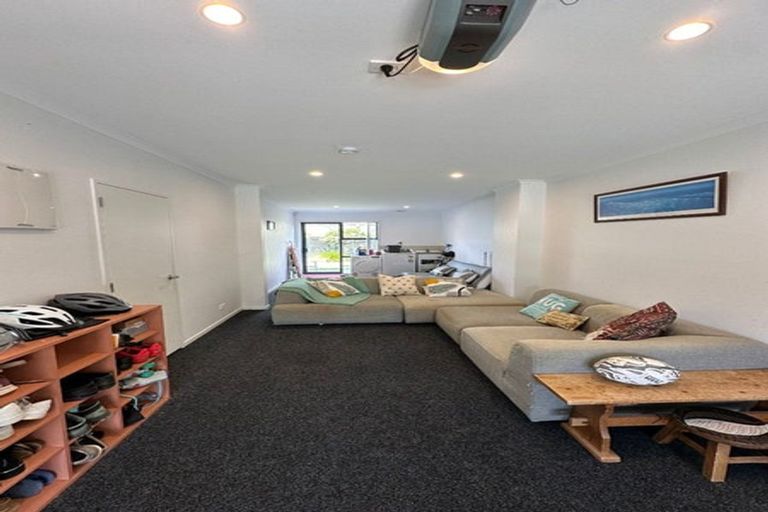 Photo of property in 59 William Wallbank Crescent, Swanson, Auckland, 0614