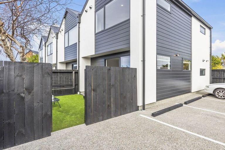 Photo of property in 67c Royal Crescent, Saint Kilda, Dunedin, 9012