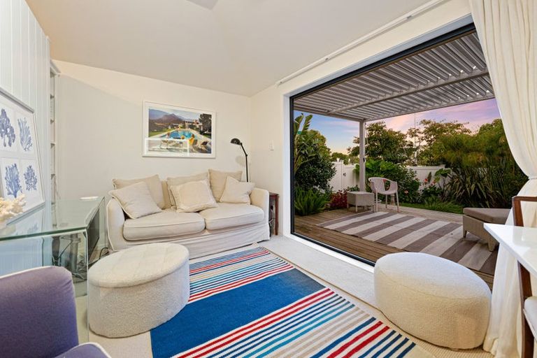Photo of property in 1/2 Heathcote Road, Castor Bay, Auckland, 0620