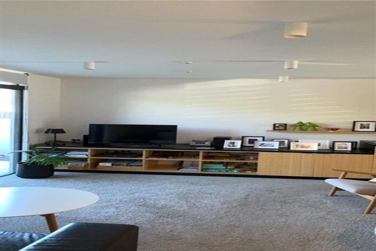 Photo of property in 76 Brougham Street, Mount Victoria, Wellington, 6011