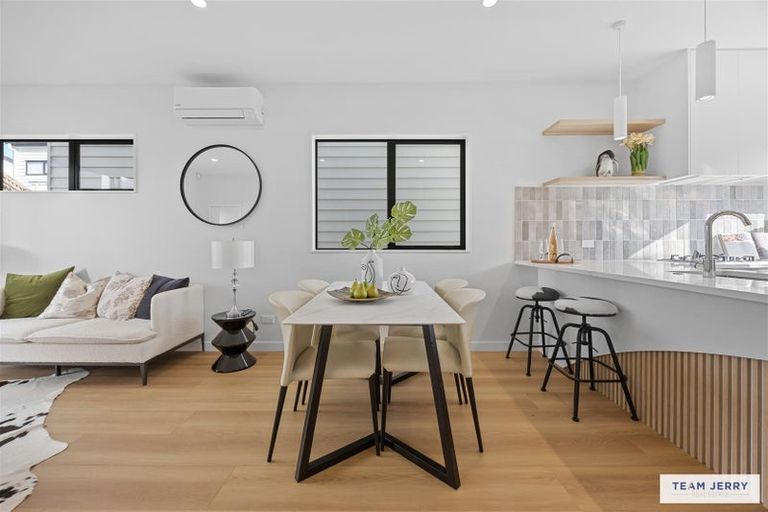 Photo of property in 63 Whare Kauri Road, Papakura, 2110