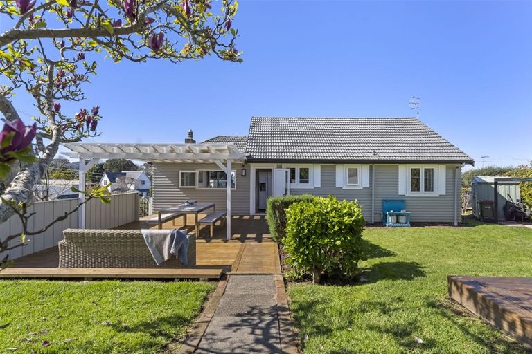 Photo of property in 75 Churchill Road, Cockle Bay, Auckland, 2014
