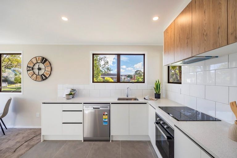 Photo of property in 9 Luanda Drive, Ranui, Auckland, 0612