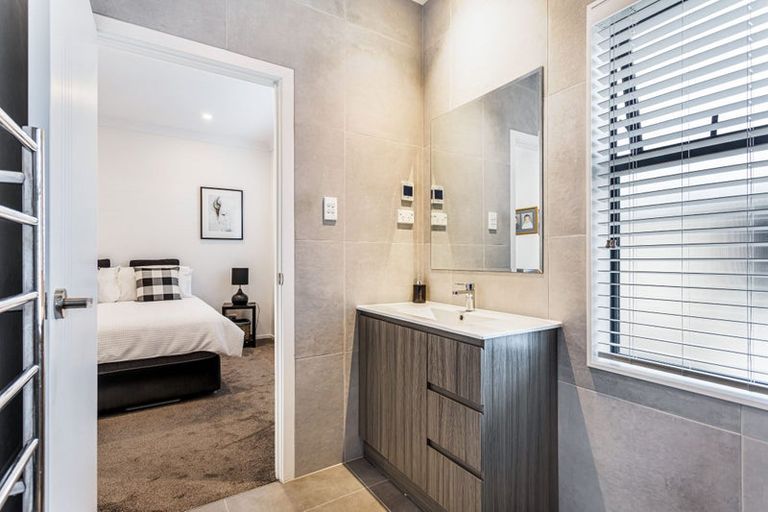 Photo of property in 54 Fruitlands Road, Kumeu, 0810