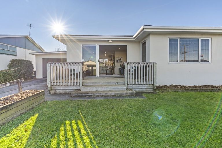 Photo of property in 12 Domett Street, Waitara, 4320