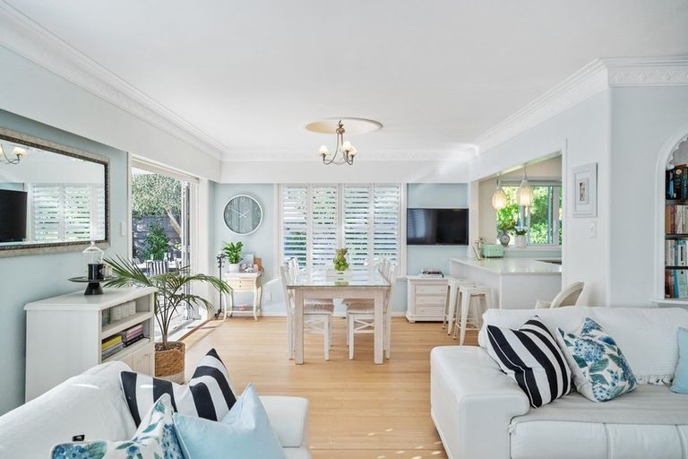 Photo of property in 5 Acmena Lane, Pakuranga, Auckland, 2010