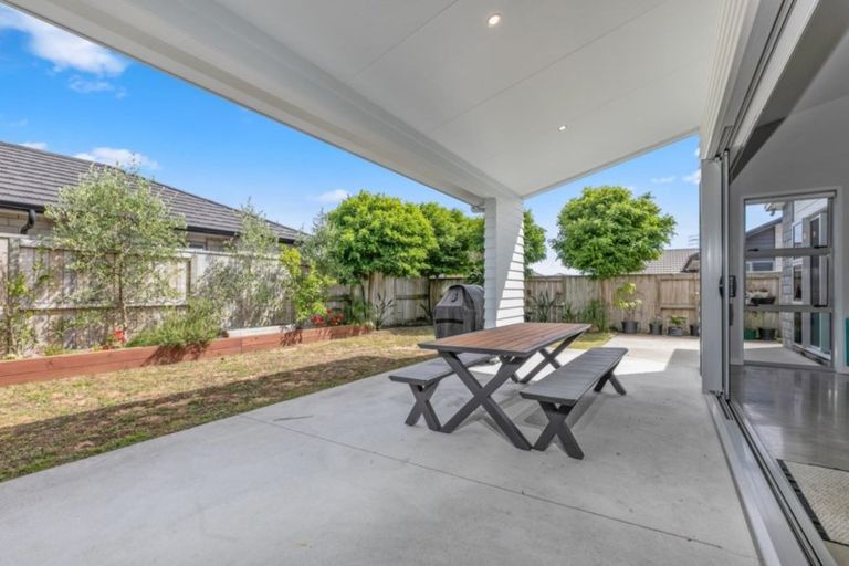 Photo of property in 143 The Boulevard, Papamoa Beach, Papamoa, 3118