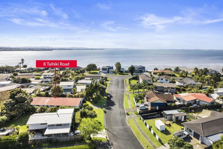 Photo of property in 8 Taihiki Road, Clarks Beach, 2122