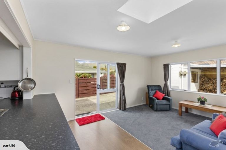 Photo of property in 13 Whites Line West, Woburn, Lower Hutt, 5010