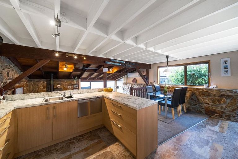 Photo of property in 7b Cameron Place, Fernhill, Queenstown, 9300