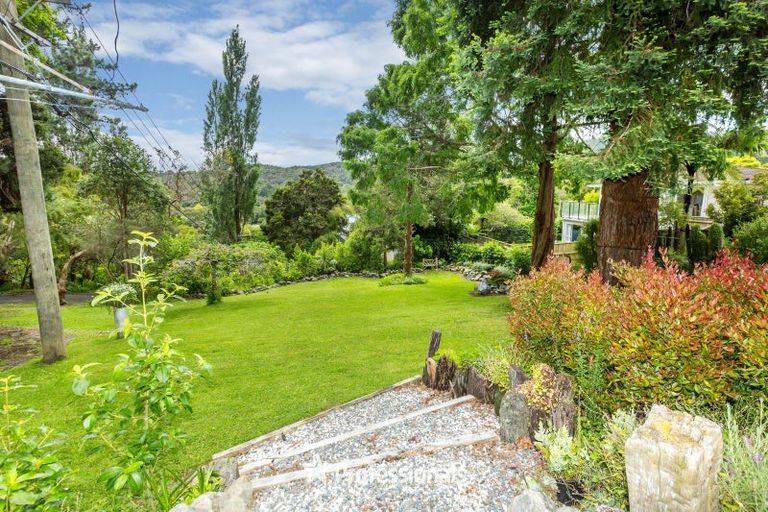 Photo of property in 43 Wyndham Road, Pinehaven, Upper Hutt, 5019