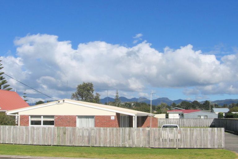 Photo of property in 407 Ocean Road, Whangamata, 3620