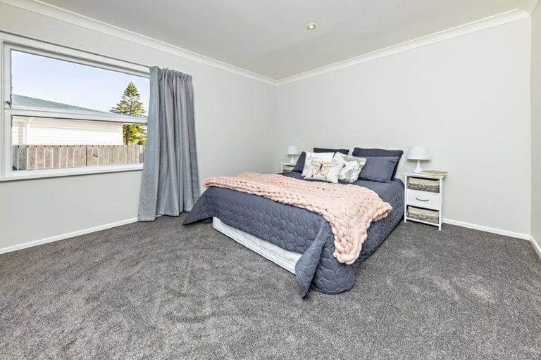 Photo of property in 59 Ferguson Street, Manurewa East, Auckland, 2102