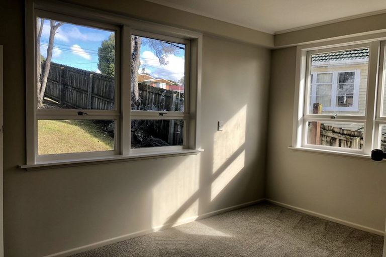 Photo of property in 3 Christina Avenue, Te Atatu South, Auckland, 0602