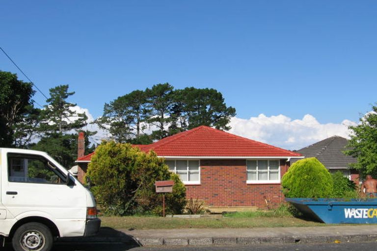Photo of property in 10 Tiki Street, New Lynn, Auckland, 0600
