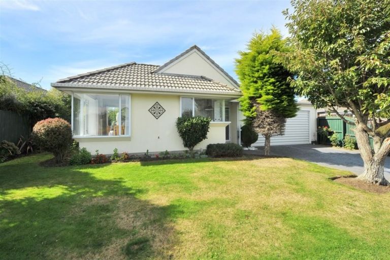 Photo of property in 2/33 Kintyre Drive, Broomfield, Christchurch, 8042