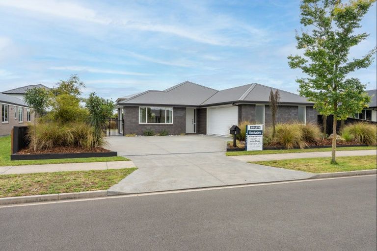 Photo of property in 8 Huka Heights Drive, Rangatira Park, Taupo, 3330