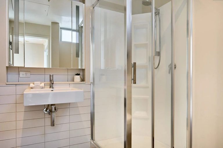 Photo of property in Trinity Apartments, 705/19 College Street, Te Aro, Wellington, 6011