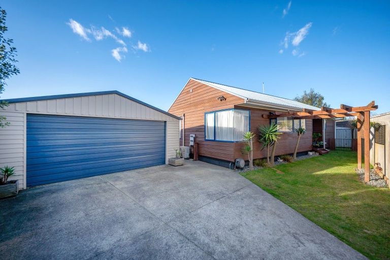 Photo of property in 2a Cochrane Street, Fairy Springs, Rotorua, 3015