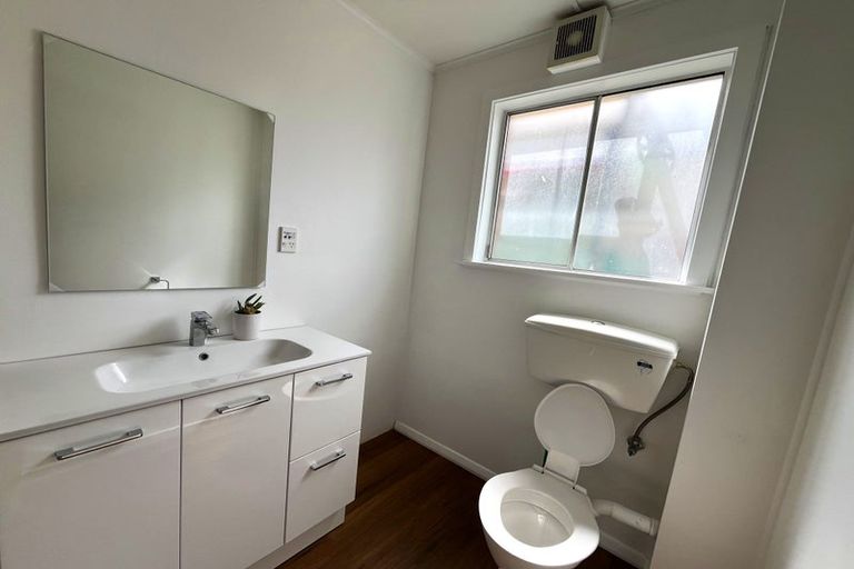 Photo of property in 1/246 Main Road, Tawa, Wellington, 5028