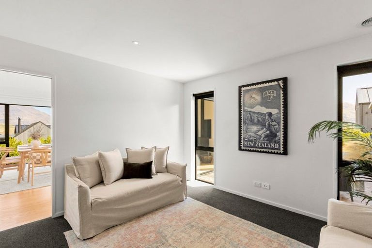 Photo of property in 2 Wanderer Lane, Jacks Point, Queenstown, 9371