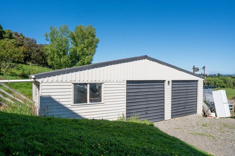 Photo of property in 811 Te Whiti Road, Te Whiti, Masterton, 5884