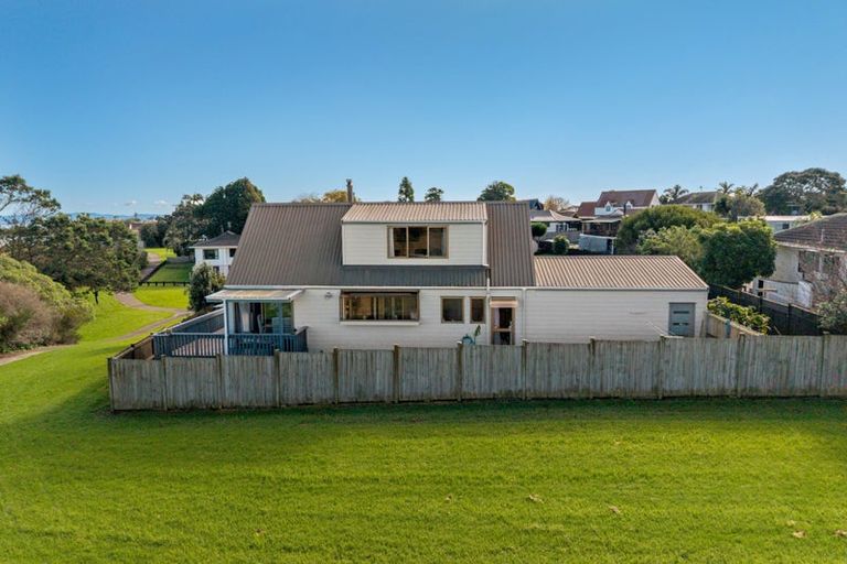 Photo of property in 28a Hoylake Place, Wattle Downs, Auckland, 2103