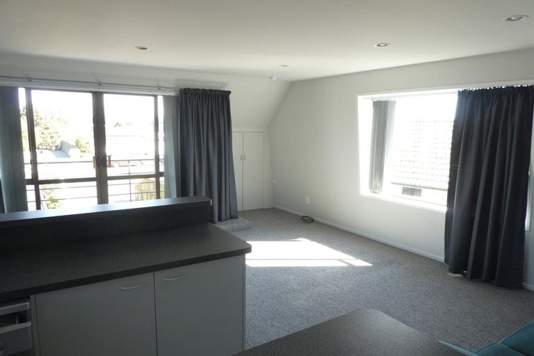 Photo of property in 11 Monteath Place, Redwood, Christchurch, 8051