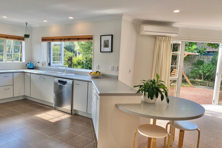 Photo of property in 1 Tuakura Way, The Gardens, Auckland, 2105