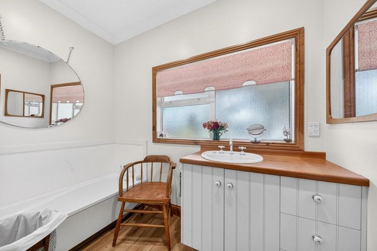 Photo of property in 41 Oxford Street, Martinborough, 5711