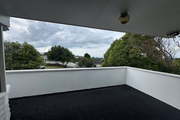 Photo of property in 5 Barker Rise, Northcross, Auckland, 0632