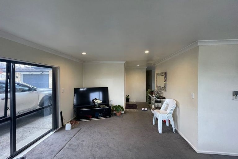 Photo of property in 12 Carn Place, Weymouth, Auckland, 2103