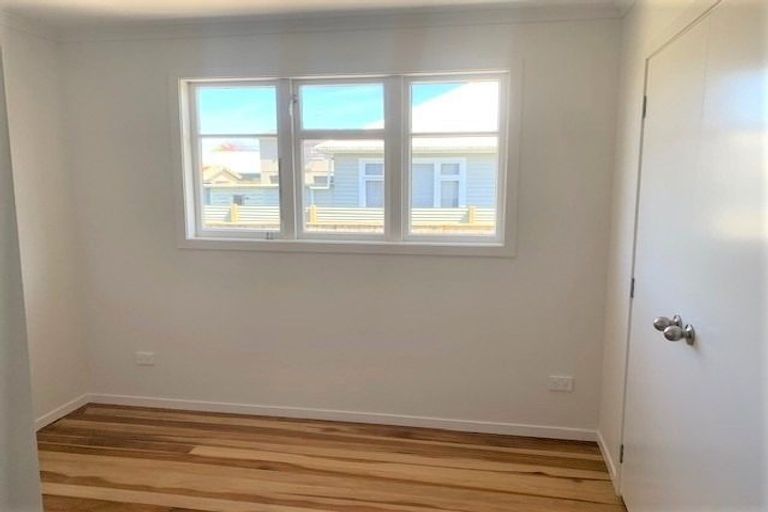 Photo of property in 14 Jenks Street, Foxton, 4814