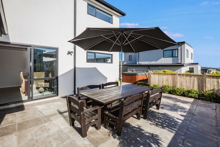 Photo of property in 29a Waitaria Terrace, Aotea, Porirua, 5024