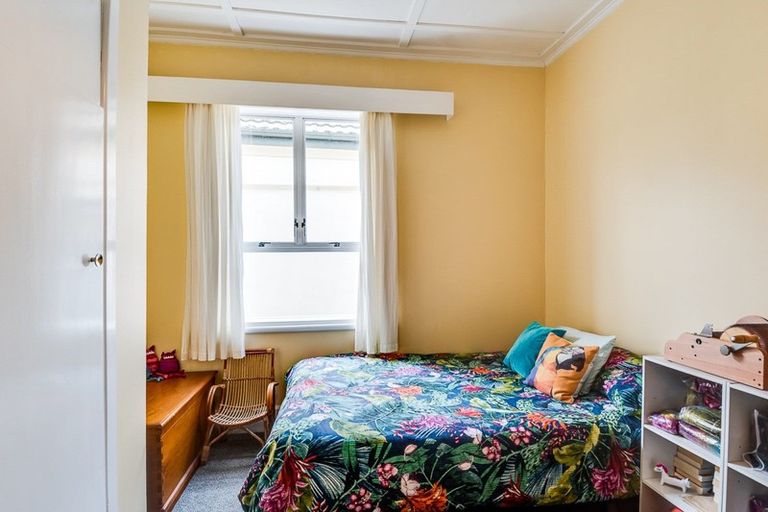 Photo of property in 22 Colenso Avenue, Hospital Hill, Napier, 4110