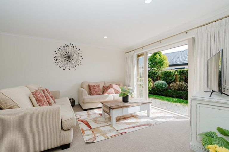 Photo of property in 10 Montrose Crescent, Huntington, Hamilton, 3210