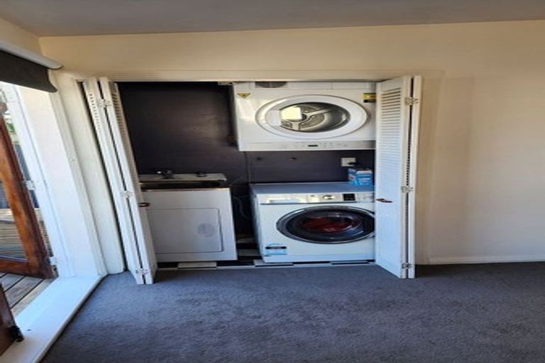 Photo of property in 13 Toru Street, Lyall Bay, Wellington, 6022