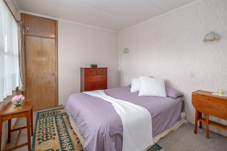 Photo of property in 12 Weka Place, Masterton, 5810