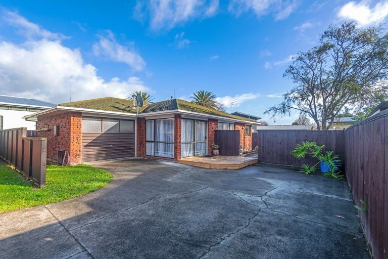 Photo of property in 9a Rolleston Street, Hokowhitu, Palmerston North, 4410