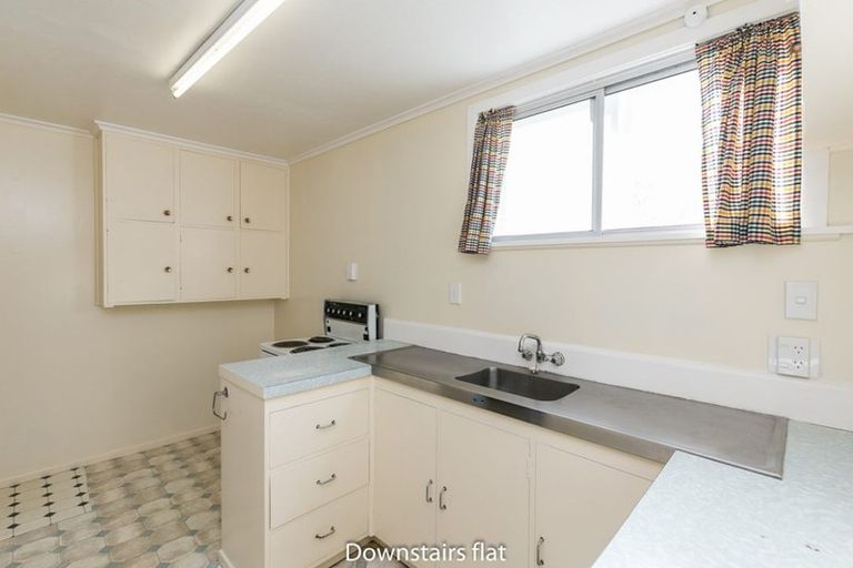 Photo of property in 56 Stewart Drive, Newlands, Wellington, 6037