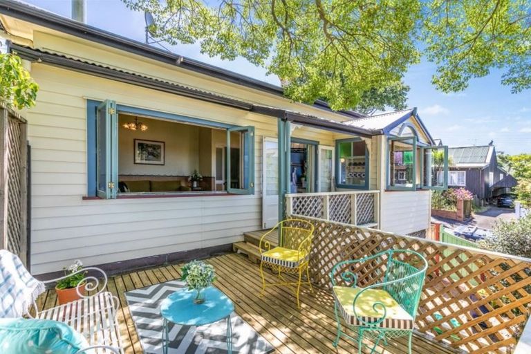 Photo of property in 42 Church Street, Devonport, Auckland, 0624