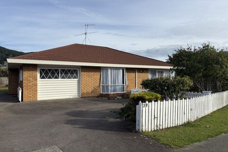 Photo of property in 39 Rochfort Drive, Richmond, 7020